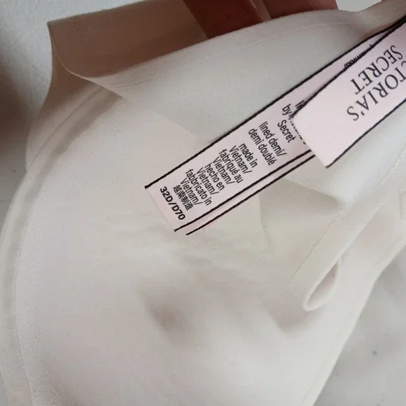 Bundle Victoria's Secret Bras Women 32D Black Nude White Demi T Shirt Bras - Picture 15 of 16